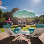 Boutique-hotel Art Zone Ranch 住宿加早餐酒店